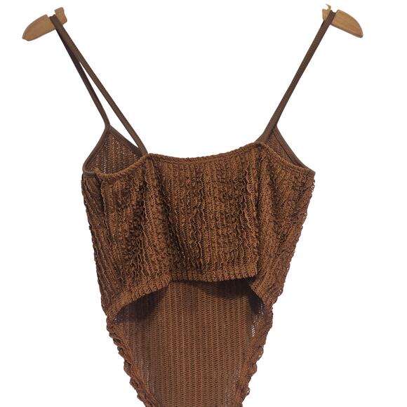 Pretty Little Thing Tall Chocolate Textured Strappy Crop Top Y2K NWT33 - Picture 5 of 8
